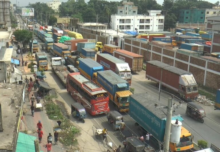 ১৬ কোটি টাকা ব্যয়ে নির্মিত বেনাপোল পৌরবাস টার্মিনাল কোন কাজে আসছেনা