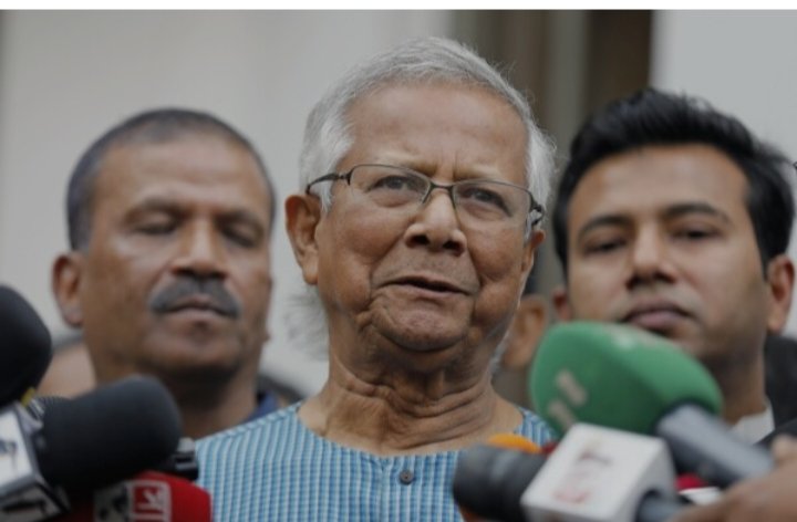 চাকরির পিছনে না ঘুরে তরুনদের উদ্যোক্তা হতে হবে ” ডা. ইউনুস