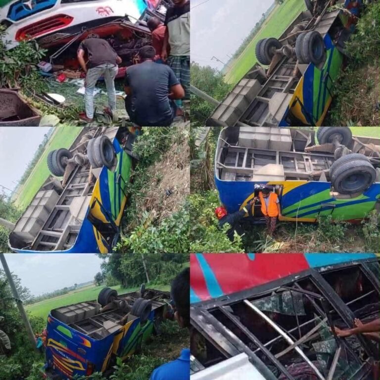 যশোরে নিয়ন্ত্রণ হারিয়ে বাস উল্টে খাদে