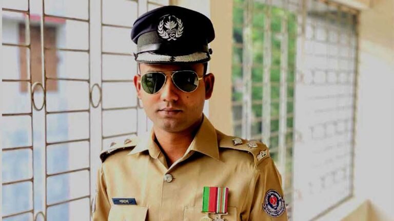 গৃহবিবাদ থেকে এএসপি পলাশের ‘আত্মহত্যা’, ধারণা ভাইয়ের