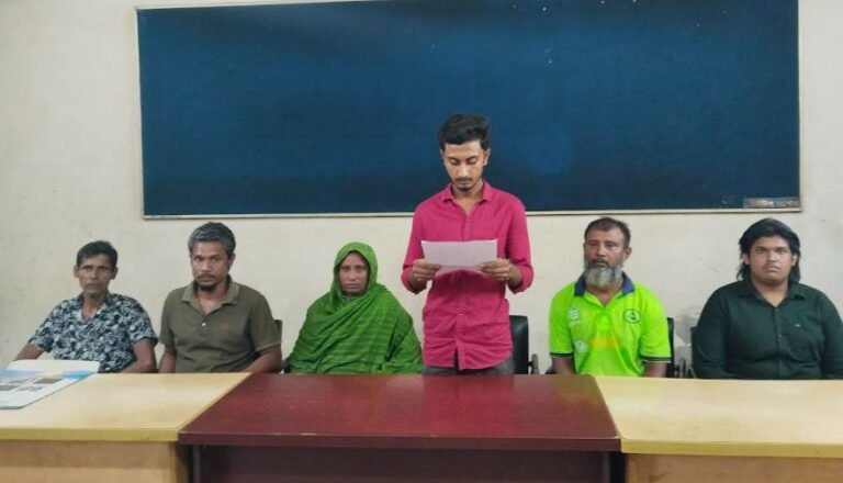 যশোরে গর্ভবতী নারীসহ দুইজনকে মারধর ও শ্লীলতাহানির অভিযোগে সংবাদ সম্মেলন
