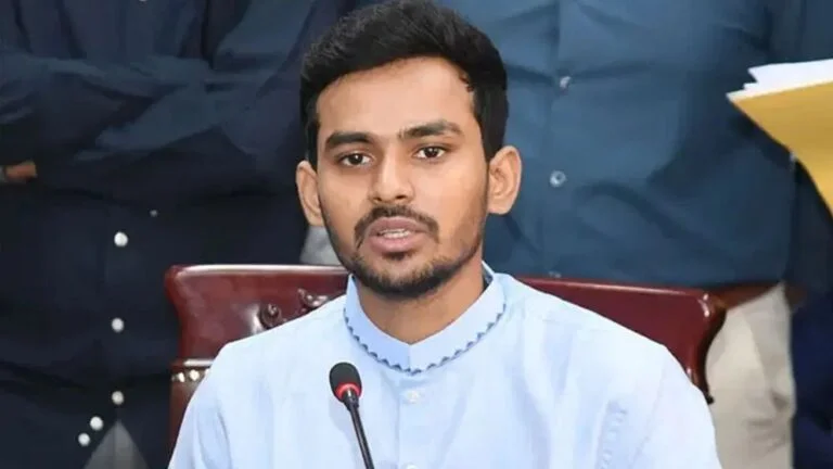 সরকারি অফিসে পার্টটাইম চাকরি দিতে চাই শিক্ষার্থীদের: উপদেষ্টা আসিফ মাহমুদ
