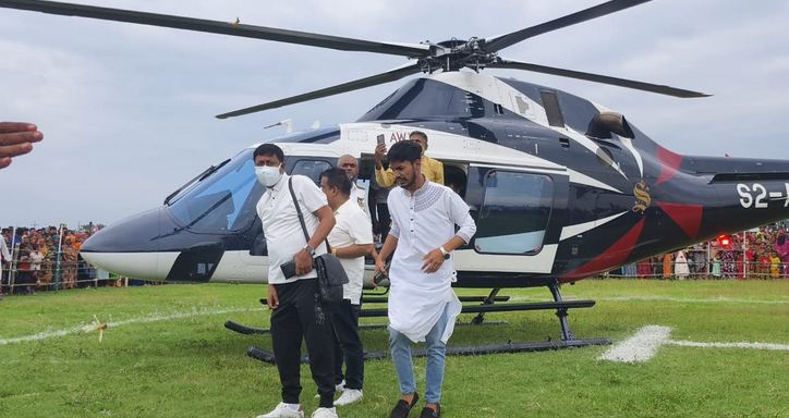 স্ত্রীর কিডনি দানে জীবন ফিরে পেল শার্শার বিএনপির নেতা, বাড়ি ফিরল হেলিকপ্টারে