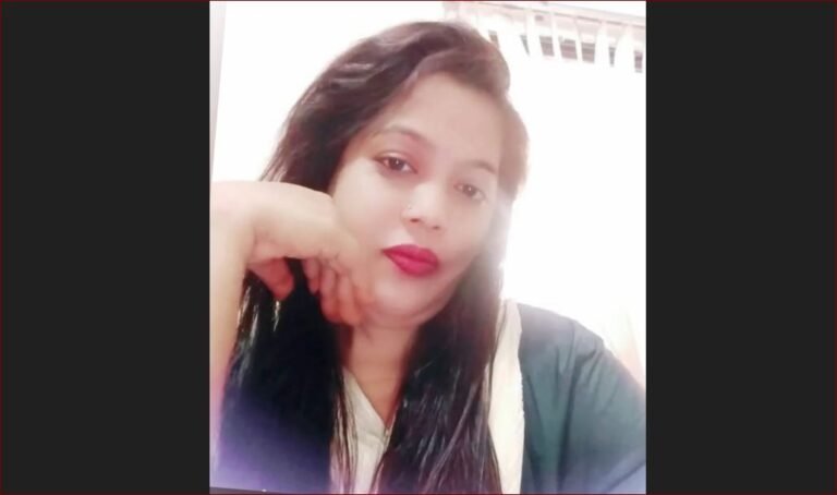 যশোরে সুন্দরী জুলির ফাঁদে পড়ে ৩৫ লাখ টাকা হারালেন শাহিনূর