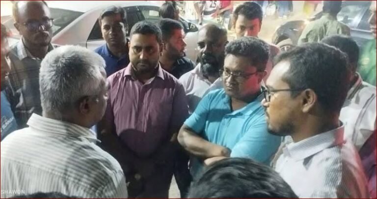 যশোরে বিএনপি নেতা রবিউলের মায়ের দাফন সম্পন্ন