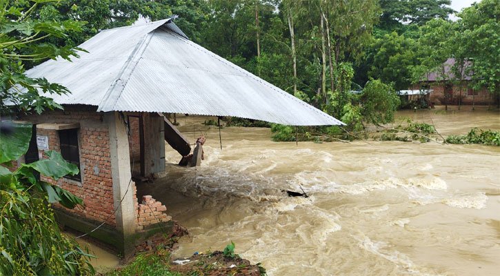 তিস্তা নদীর পানি বিপৎসীমার ওপরে, খুলে দেওয়া হয়েছে সব জলকপাট