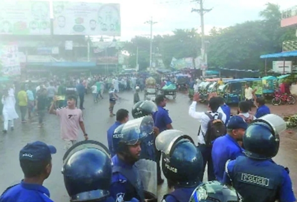 কুমিল্লার মুরাদনগর রণক্ষেএে পরিণত