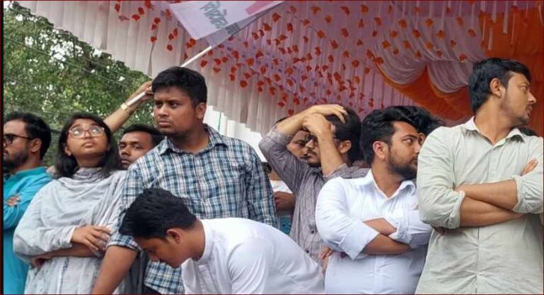 গোপালগঞ্জে মঞ্চে দাঁড়িয়ে ‘মুজিববাদ মুর্দাবাদ’ বললেন হাসনাত