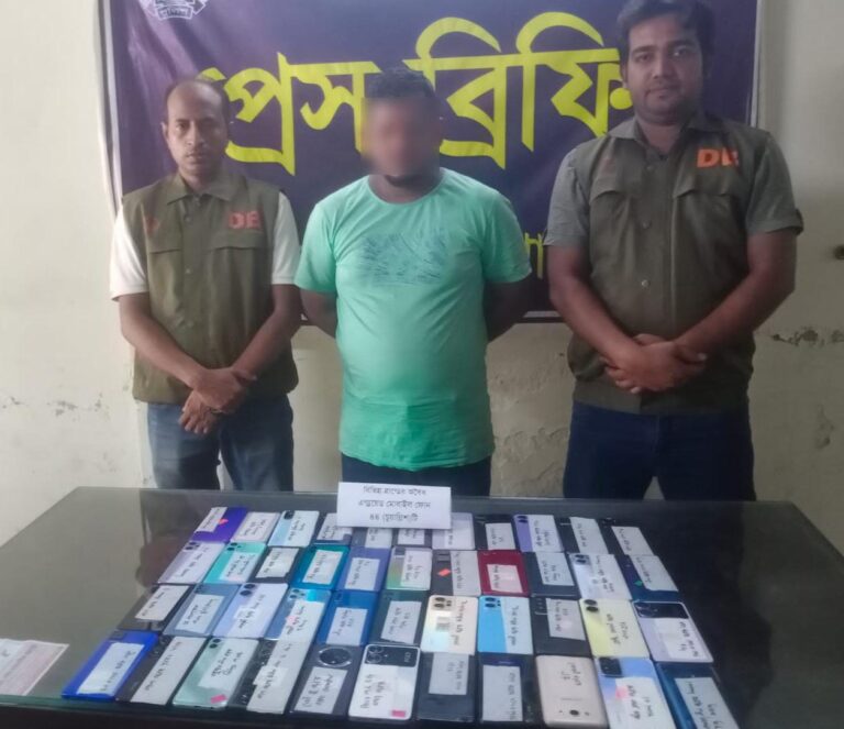 যশোরে ভারতীয় চোরাই মোবাইল ফোনসহ ১ জন গ্রেফতার