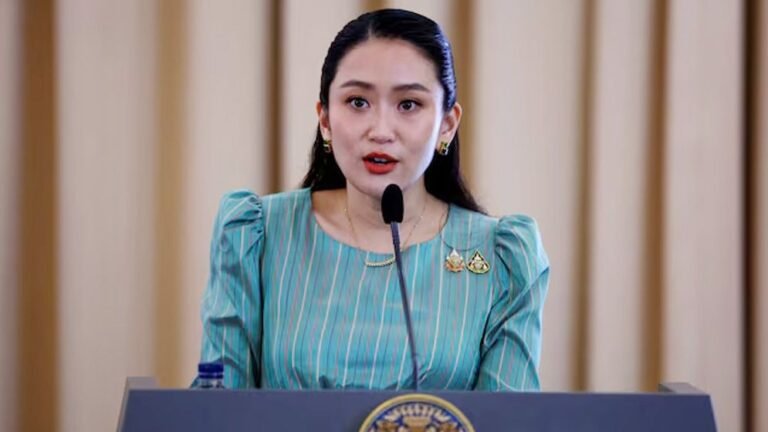 ফোনকল ফাঁস, থাইল্যান্ডের প্রধানমন্ত্রী ক্ষমতাচ্যুত