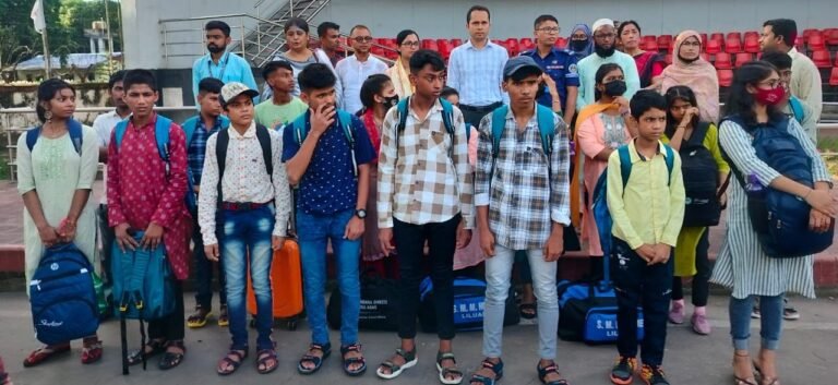 বেনাপোল দিয়ে ট্রাভেল পারমিটে দেশে ফিরলেন ১৭ বাংলাদেশি