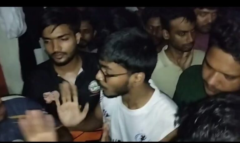 যবিপ্রবিতে নিষিদ্ধ সংগঠন ছাত্রলীগ কর্মীকে আশ্রয় দেওয়ার অভিযোগে সহপাঠীদের বিরুদ্ধে