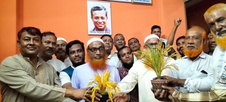 যশোরের শার্শায় একই পরিবারের পাঁচজনসহ ৩০ জামায়াত কর্মীর বিএনপিতে যোগদান