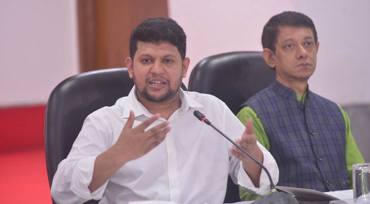 আমলারা পরবর্তী সরকারের অপেক্ষায়, যেকোনো সময় নেমে যেতে পারি: তথ্য উপদেষ্টা