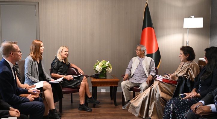 কিছু আন্তর্জাতিক মহল নির্বাচন চায় না: প্রধান উপদেষ্টা