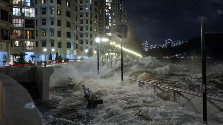 সুপার টাইফুন রাগাসার তাণ্ডবে তাইওয়ানে নিহত ১৪, নিখোঁজ ১২৪