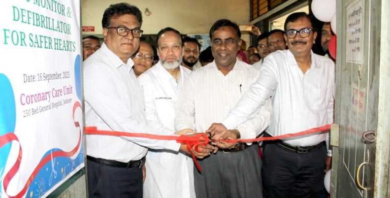 চারটি সিসিইউ মনিটর ও ডিফিব্রিলেটর সংযুক্ত যশোর করোনারি কেয়ার ইউনিটে