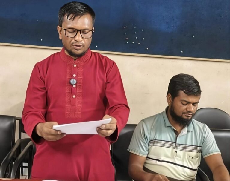 যশোরে ফিলিং স্টেশন দখল নিয়ে পাল্টাপাল্টি সংবাদ সম্মেলন