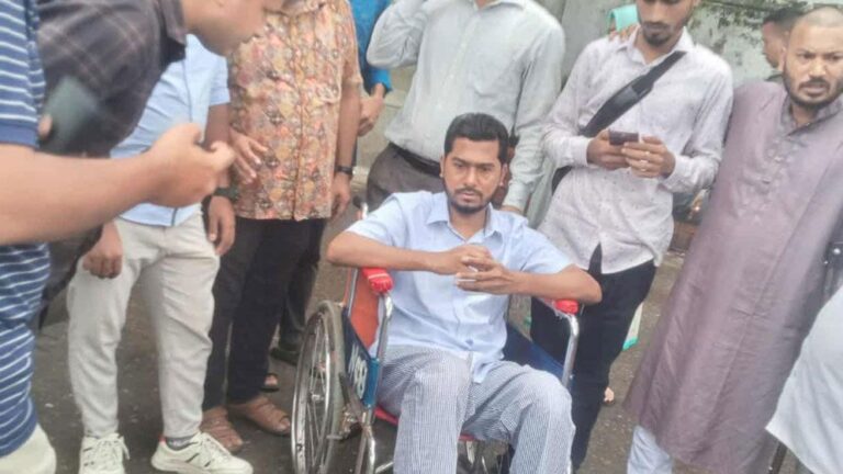 হাসপাতাল ছাড়লেন নুরুল হক নুর