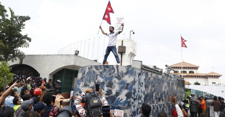 নেপালে জেন জি আন্দোলনে পুলিশের গুলি, মৃতের সংখ্যা বেড়ে ১৪