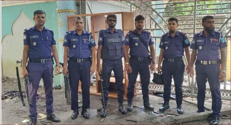নুরাল পাগলার দরবারে হামলার ঘটনায় গ্রেপ্তার ৫