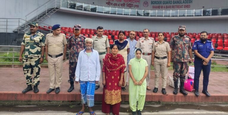 ভারত থেকে ট্রাভেল পারমিটে দেশে ফিরলেন তিন বাংলাদেশি