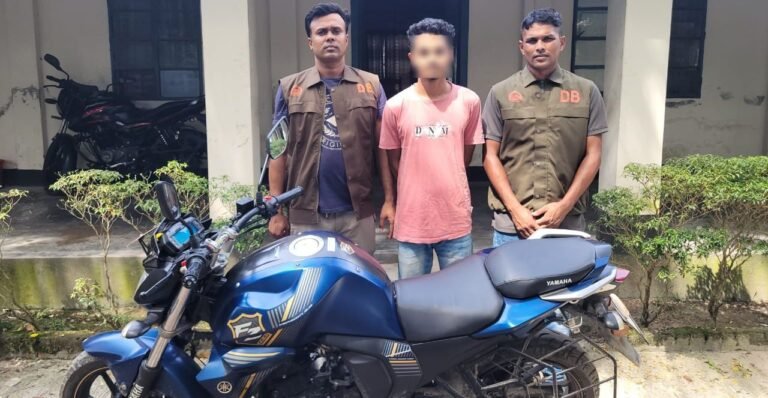 যশোরে চোরাই মোটরসাইকেলসহ যুবক আটক