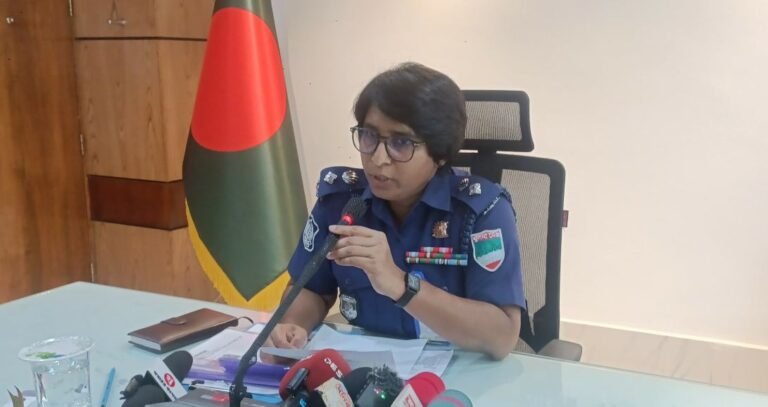 যশোরে দুর্গাপূজা ঘিরে কড়া নিরাপত্তা ব্যবস্থা জোরদার পুলিশ সুপার