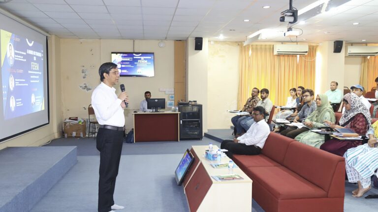 যবিপ্রবিতে ‘ফিল্ড ইমিশন স্ক্যানিং ইলেকট্রন মাইক্রোসকপি’ বিষয়ক কর্মশালা অনুষ্ঠিত