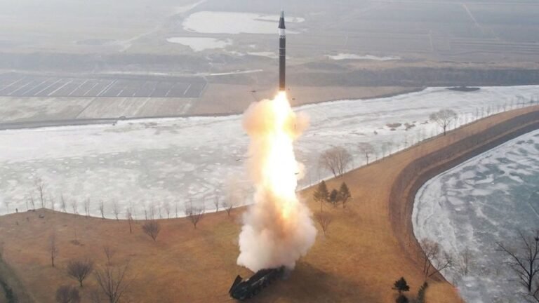 এশিয়া-প্যাসিফিক সম্মেলনের আগে ব্যালিস্টিক ক্ষেপণাস্ত্র পরীক্ষা চালালো উত্তর কোরিয়া