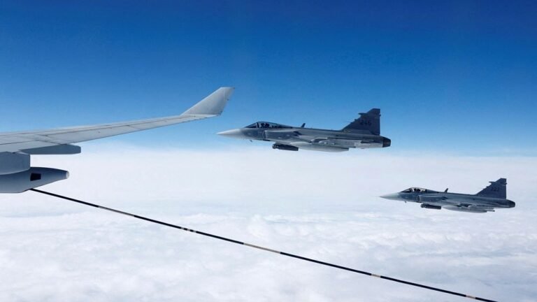 অত্যাধুনিক যুদ্ধবিমান কিনছে ইউক্রেন, বদলে যেতে পারে যুদ্ধের চিত্র