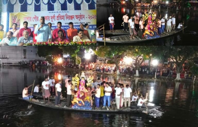 যশোরে লালদীঘিতে প্রতিমা বিসর্জন, পূজামণ্ডপে উৎসবের আমেজ