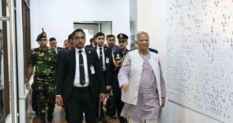 দেশে ফিরেছেন প্রধান উপদেষ্টা