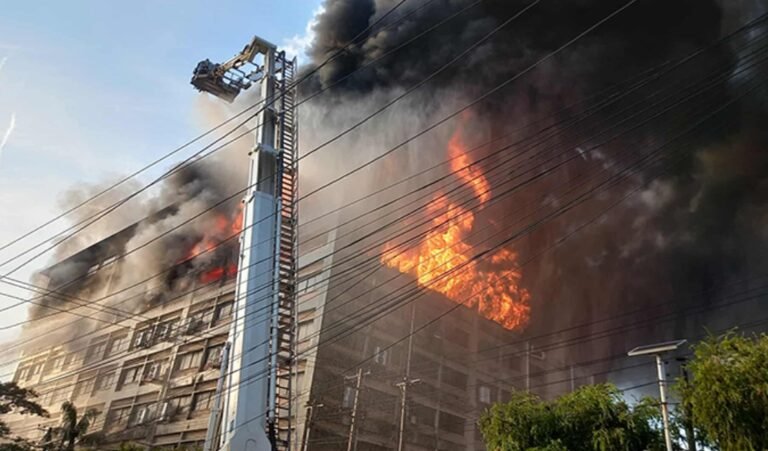 চট্টগ্রাম ইপিজেডে কারখানায় ভয়াবহ আগুন