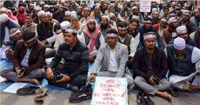 ইবতেদায়ি শিক্ষকদের আন্দোলন অব্যাহত, রোববার ‘লংমার্চ টু যমুনা’