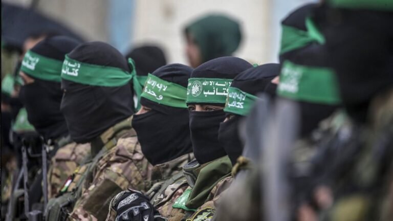 অস্ত্র সমর্পণে রাজি হওয়ার খবর বানোয়াট: হামাস