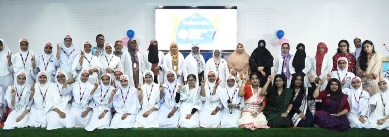 বিশ্ব শিক্ষক দিবসে শিক্ষকদের মাথায় মুকুট পরিয়ে সংবর্ধনা প্রদান করলো আদ্-দ্বীন নার্সিং ইনস্টিটিউট