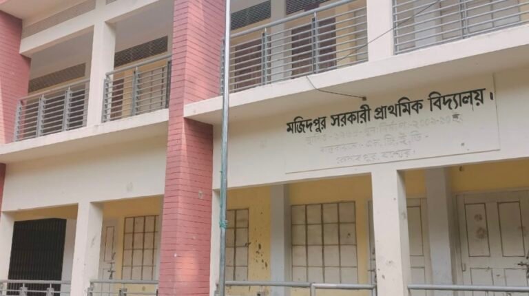 কেশবপুরে প্রাথমিক বিদ্যালয়ে চুরি, ২১টি ট্যাব ও বজ্রনিরোধক সরঞ্জাম উধাও