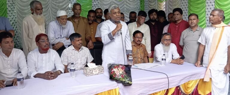 যশোরে দুর্গাপূজায় শুভেচ্ছা বিনিময়ে অনিন্দ্য ইসলাম অমিত