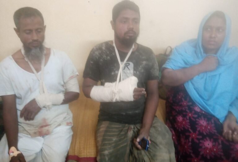 যশোরে জমি বিরোধে ছুরিকাঘাতে দুই ভাই আহত