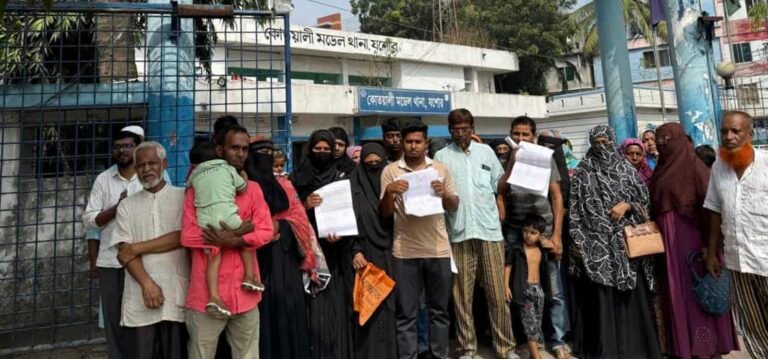 যশোরে এক নারীর অত্যাচারে অতিষ্ঠ গ্রামবাসী