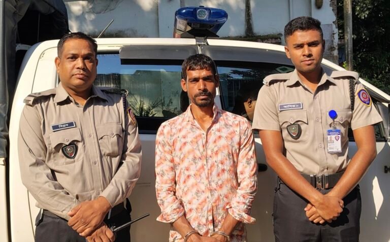 যশোরে মাদকবিরোধী অভিযানে গাঁজাসহ এক যুবক গ্রেফতার, মোবাইল কোর্টে ৭ দিনের কারাদণ্ড