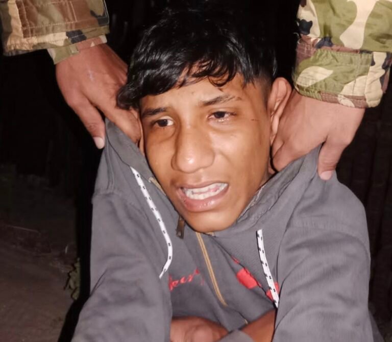 যশোরে সড়কের পাশ থেকে ককটেল উদ্ধার একজন আটক