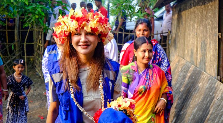 জলবায়ু পরিবর্তনের প্রভাব পরিদর্শনে ইউএনডিপির শুভেচ্ছা দূত জয়া আহসান