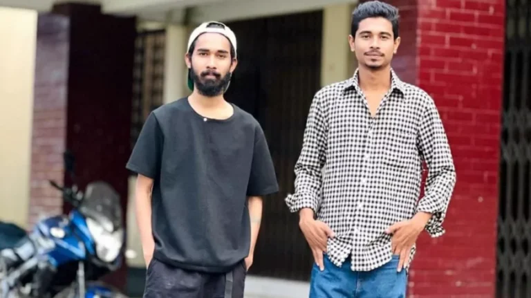 বন্ধুকে খুন করে কুড়াল হাতে থানায় যুবক