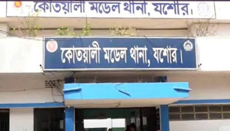 জামিনে বেরিয়ে ফের হুমকি-ধামকি  জীবনাশঙ্কায় যশোরে এক অসহায় নারী 