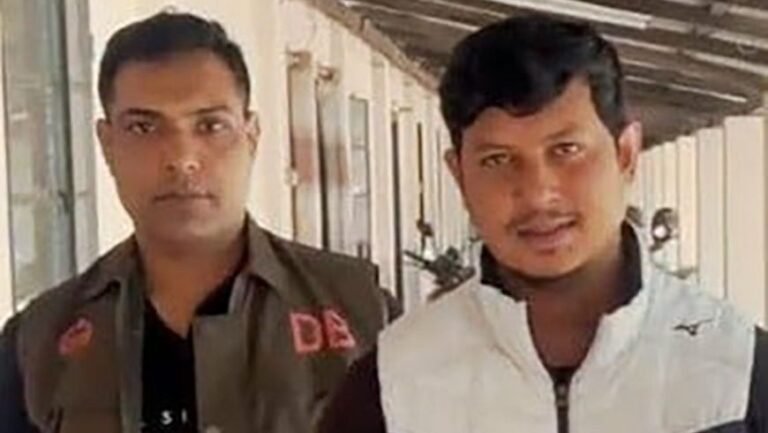 নিষিদ্ধ ঘোষিত বাংলাদেশ ছাত্রলীগের কেন্দ্রীয় নেতা তিতাস