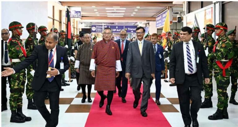 ঢাকা ছাড়লেন ভুটানের প্রধানমন্ত্রী