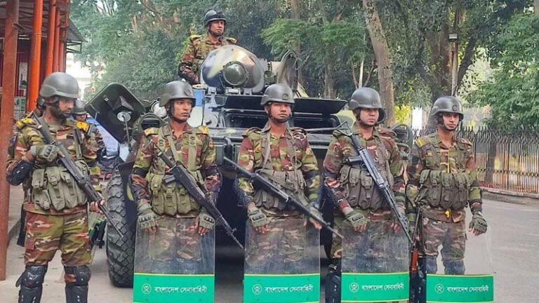 ট্রাইব্যুনালে কড়া নিরাপত্তায় বিজিবি, পুলিশ, সেনাবাহিনী