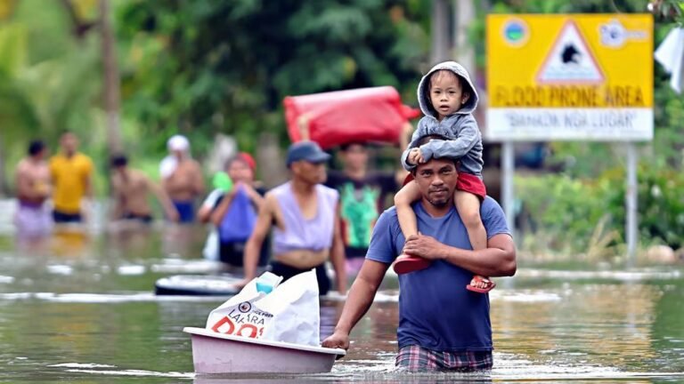 ফিলিপাইনে আঘাত হানল সুপার টাইফুন ‘ফুং ওং’, ২ জনের প্রাণহানি